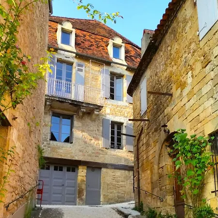 Le Terme Maison En Pierre Dans Village Tous Commerces Au Coeur Du Perigord Proche Sarlat Et Riviere Dordogne