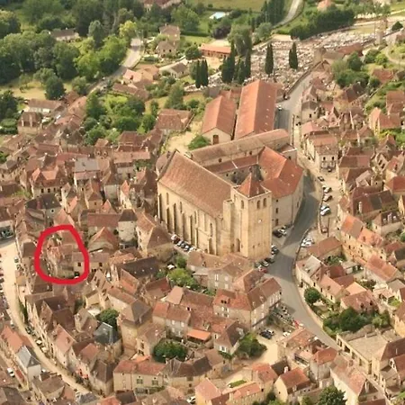 Le Terme Maison En Pierre Dans Village Tous Commerces Au Coeur Du Perigord Proche Sarlat Et Riviere Dordogne * Saint-Cyprien (Dordogne)