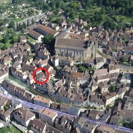 Le Terme Maison En Pierre Dans Village Tous Commerces Au Coeur Du Perigord Proche Sarlat Et Riviere Dordogne Nyaraló Saint-Cyprien