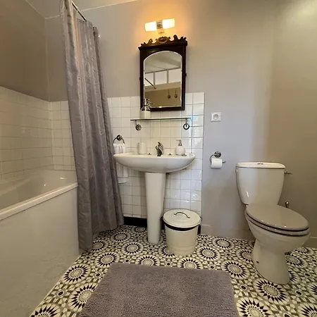 Le Terme Maison En Pierre Dans Village Tous Commerces Au Coeur Du Perigord Proche Sarlat Et Riviere Dordogne