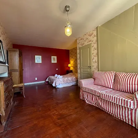 Le Terme Maison En Pierre Dans Village Tous Commerces Au Coeur Du Perigord Proche Sarlat Et Riviere Dordogne *