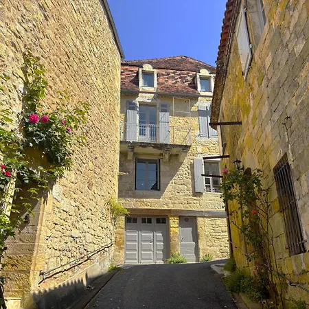 Le Terme Maison En Pierre Dans Village Tous Commerces Au Coeur Du Perigord Proche Sarlat Et Riviere Dordogne