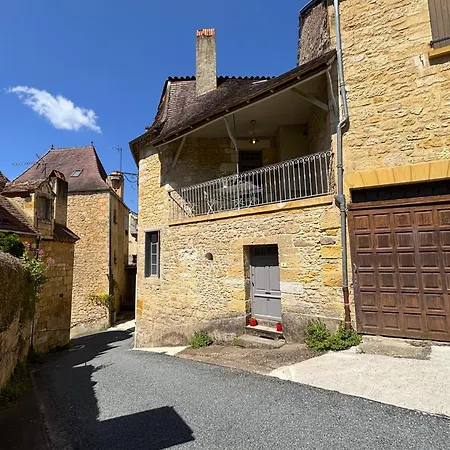 Le Terme Maison En Pierre Dans Village Tous Commerces Au Coeur Du Perigord Proche Sarlat Et Riviere Dordogne * Saint-Cyprien (Dordogne)