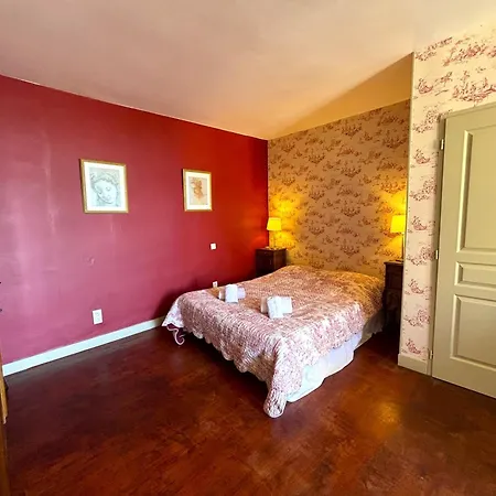 Le Terme Maison En Pierre Dans Village Tous Commerces Au Coeur Du Perigord Proche Sarlat Et Riviere Dordogne *