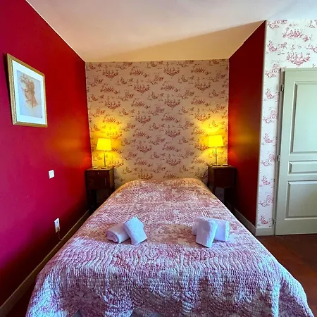 Le Terme Maison En Pierre Dans Village Tous Commerces Au Coeur Du Perigord Proche Sarlat Et Riviere Dordogne Saint-Cyprien (Dordogne)