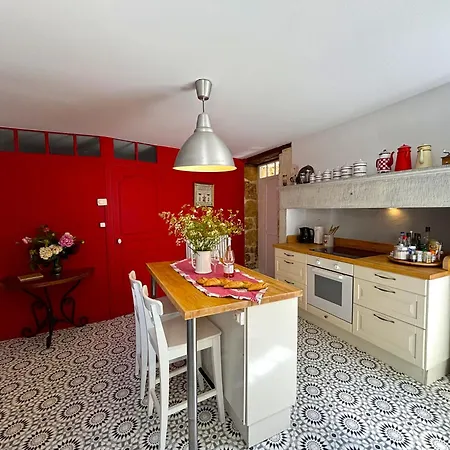 Le Terme Maison En Pierre Dans Village Tous Commerces Au Coeur Du Perigord Proche Sarlat Et Riviere Dordogne Semesterbostad Saint-Cyprien (Dordogne)