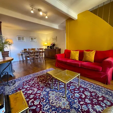 Le Terme Maison En Pierre Dans Village Tous Commerces Au Coeur Du Perigord Proche Sarlat Et Riviere Dordogne Saint-Cyprien (Dordogne)