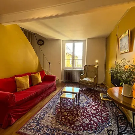 Le Terme Maison En Pierre Dans Village Tous Commerces Au Coeur Du Perigord Proche Sarlat Et Riviere Dordogne Saint-Cyprien (Dordogne)