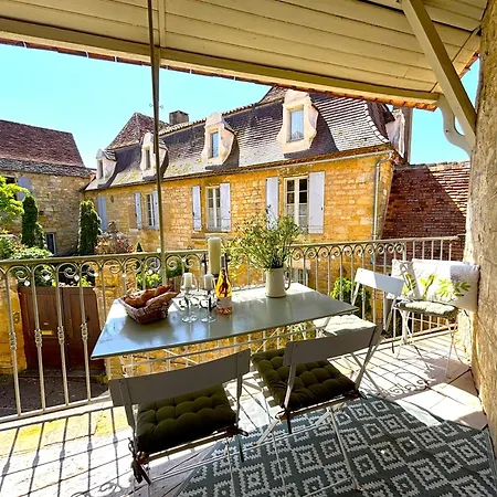 Le Terme Maison En Pierre Dans Village Tous Commerces Au Coeur Du Perigord Proche Sarlat Et Riviere Dordogne Semesterbostad