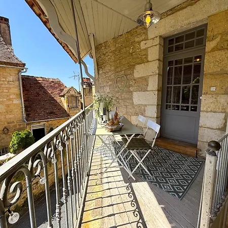 Le Terme Maison En Pierre Dans Village Tous Commerces Au Coeur Du Perigord Proche Sarlat Et Riviere Dordogne Semesterbostad Saint-Cyprien (Dordogne)