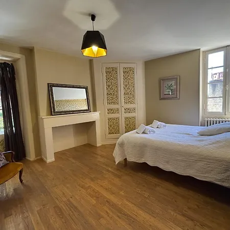 Le Terme Maison En Pierre Dans Village Tous Commerces Au Coeur Du Perigord Proche Sarlat Et Riviere Dordogne Semesterbostad *