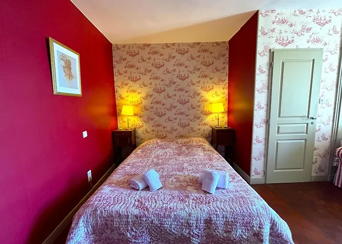 Le Terme Maison En Pierre Dans Village Tous Commerces Au Coeur Du Perigord Proche Sarlat Et Riviere Dordogne サン・シプリアン