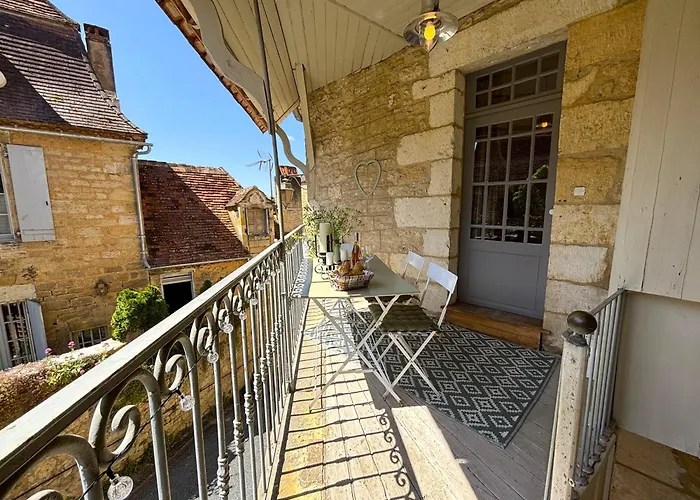 Le Terme Maison En Pierre Dans Village Tous Commerces Au Coeur Du Perigord Proche Sarlat Et Riviere Dordogne 別荘 サン・シプリアン