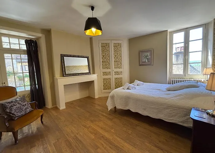 Le Terme Maison En Pierre Dans Village Tous Commerces Au Coeur Du Perigord Proche Sarlat Et Riviere Dordogne 別荘 *